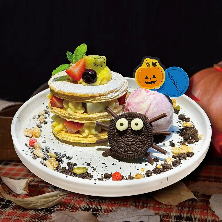 莫凡彼在10/18至10/31間推出甜食螞蟻人最愛的「萬聖派對水果千層派」。業者提供