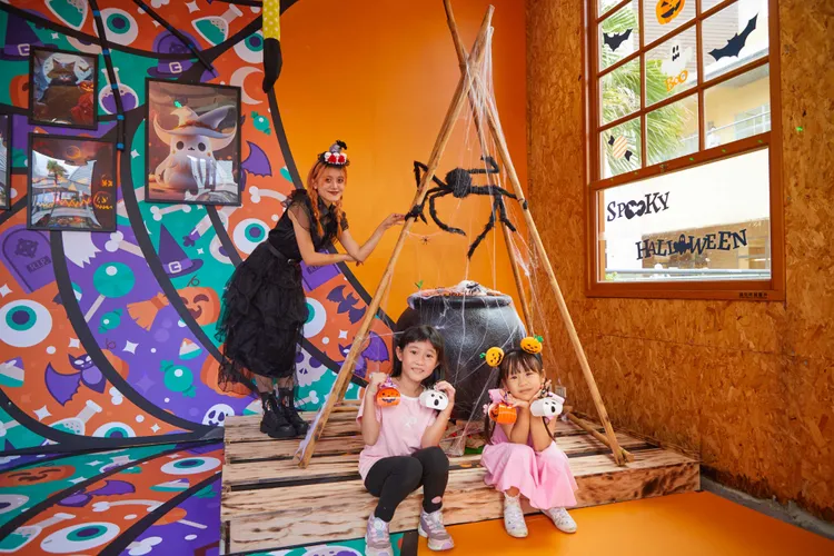 地牢上架有滾燙的巫婆湯，很適合在這裡擺拍。業者提供