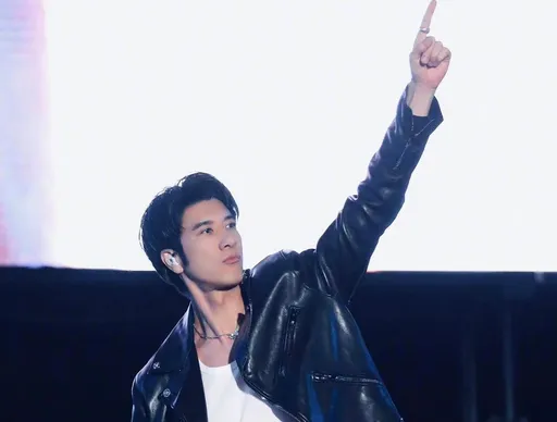 王力宏夯曲《愛錯》再次翻紅 4天唱響四大城市粉絲搭帳篷追星