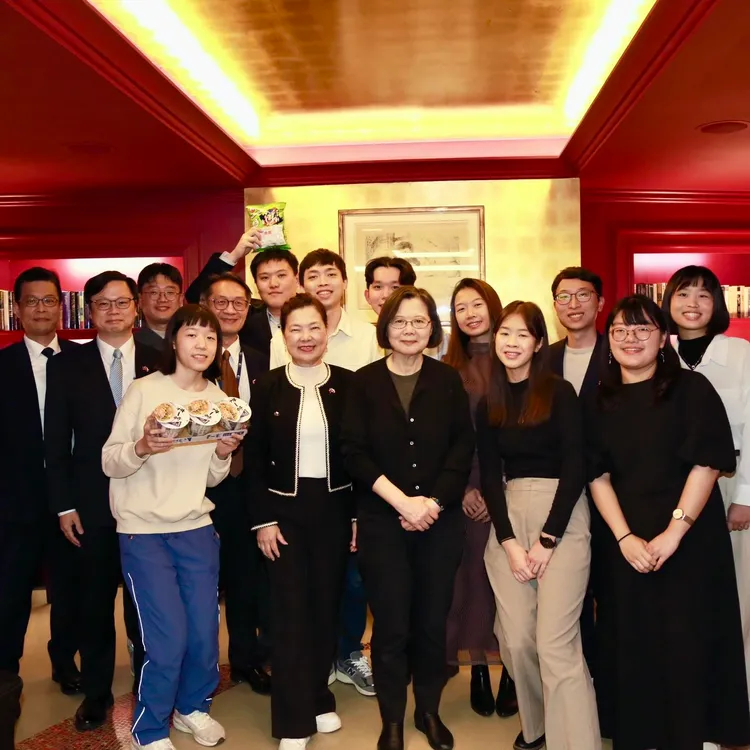 蔡英文此行共出訪8天，接下來也將陸續抵達法國和比利時。取自蔡英文臉書