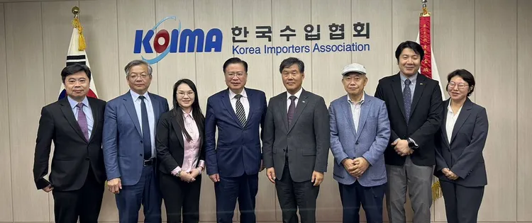 行動力強的許舒博，常帶隊國內產業界到東歐等國簽訂備忘錄，足跡還包括日本、韓國商會及澳洲。商總提供