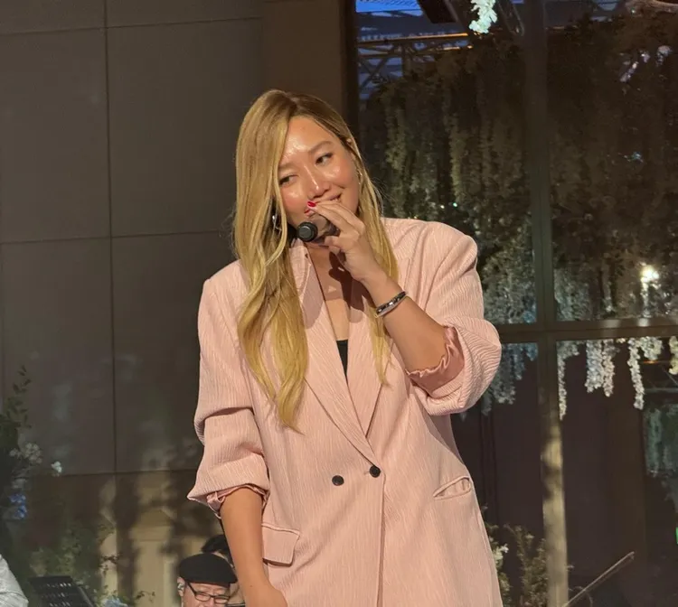 A-Lin當晚上台為新人獻唱祝福。讀者提供