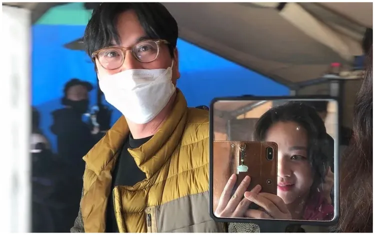 湯唯曬與老公的「合照」。