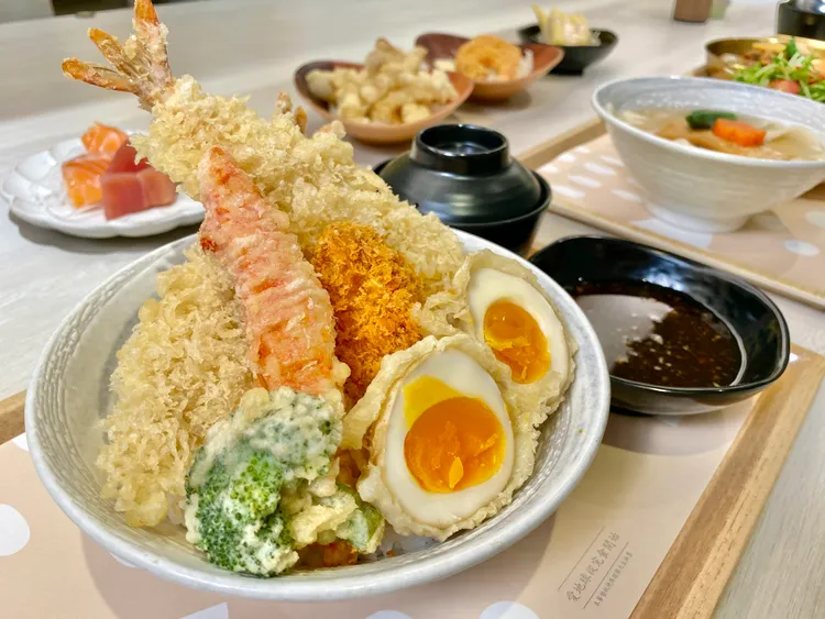 「綜合天婦羅」每季銷售逾4萬份，丼飯定食套餐版本強勢回歸。莊偉祺攝