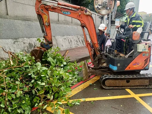 康芮颱風來襲!竹市16件零星災情 邱臣遠:嚴加戒備、快速排除