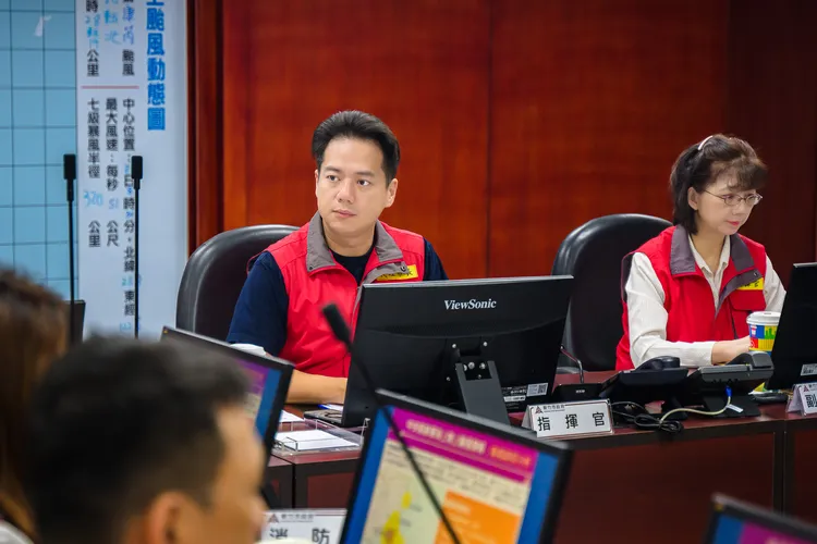 邱臣遠主持災害應變會議。新竹市府提供
