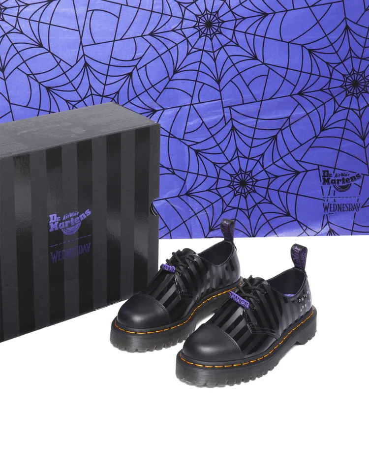 Dr. Martens x Wednesday 1461 Bex三孔馬汀鞋，8680元。品牌提供