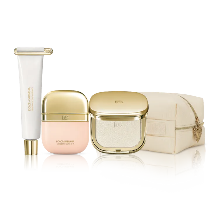 水光底妝奢寵組，包含天生美膚佛手柑保濕妝前精華、天生美膚藍莓精萃粉露
、天生美膚長效控油蜜粉餅、摯愛手提化妝包，5350元（原價6550元）。品牌提供