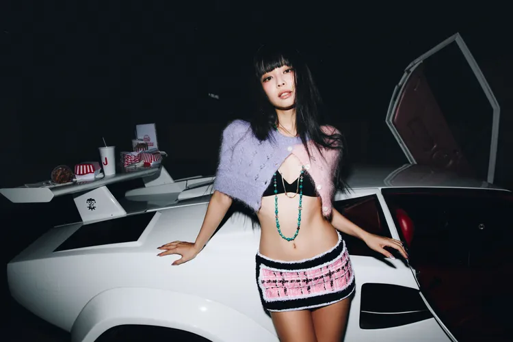 Jennie要把《Mantra》送給所有女生。Sony Music提供