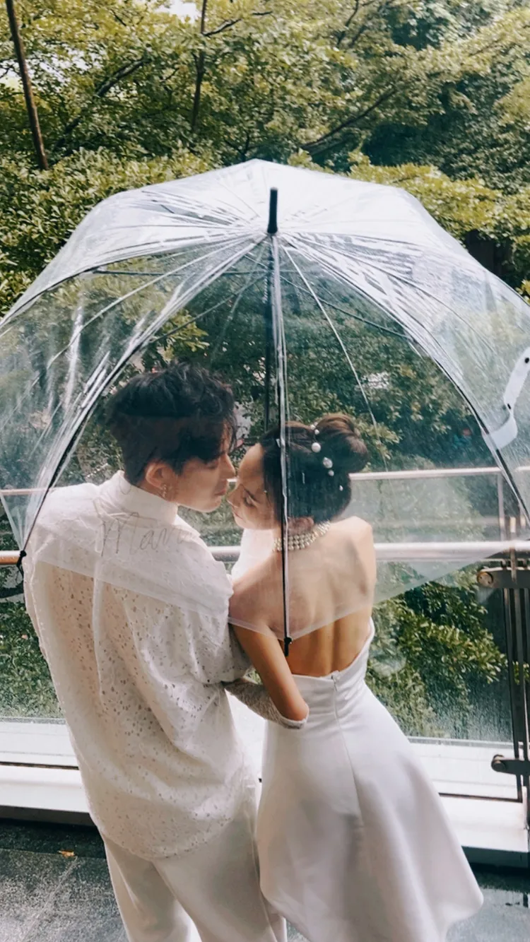 敖犬與發發浪漫婚照。敖犬提供