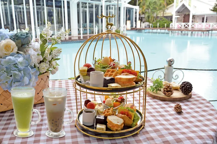 英式下午茶買一送一，套餐內容包含干貝沙拉、可頌三明治等。青青國際餐飲集團提供