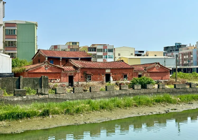 林園百年建築「安記棧」。觀光局提供