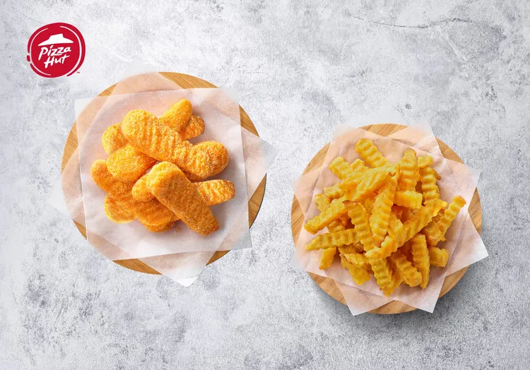 副食黃金雞柳條與金黃波浪地瓜條。必勝客提供