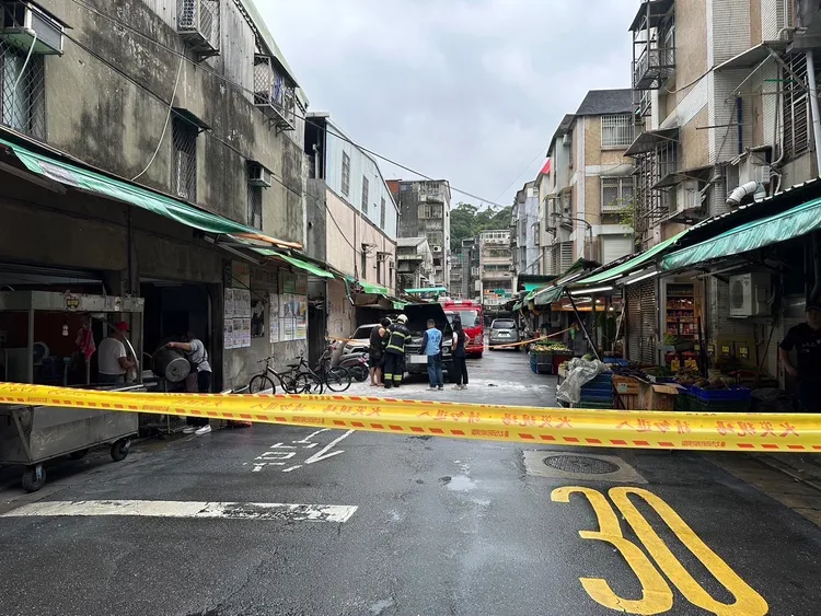 九孔火燒車，現場狀況。翻攝畫面