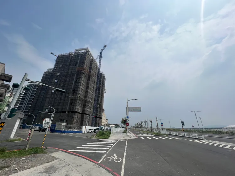 楠梓高雄大學房價多數落在3字頭末到4字頭前段。葉家銘攝