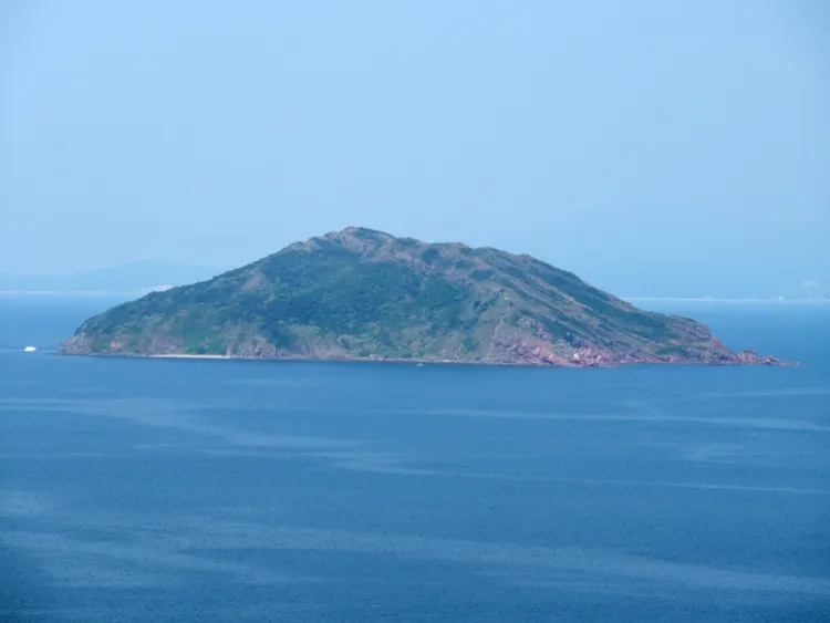 香港赤洲島是極度迷你的小島。翻攝wiki/赤洲島