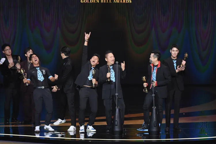 哈林、卜學亮、彭小刀、柯有倫、張庭瑚、周予天獲益智及實境節目主持人獎。三立提供