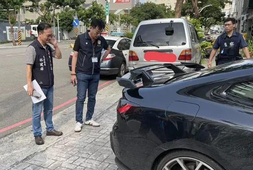 桃警攜手環保局巡查「噪音車熱點」不停歇 車輛改裝源頭嚴格管制宣導