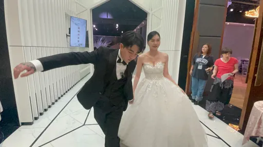 謝和弦、陳緗妮婚宴!沒有誓詞只有歌 老婆吐槽:他想不出太噁心的話