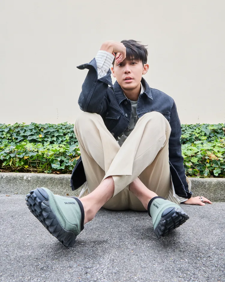 李玉璽以愜意穿搭打造隨興又有型的都市風格。品牌提供