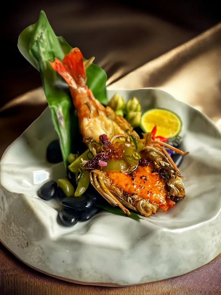 礁岩龍蝦綠葡萄沙拉。業者提供