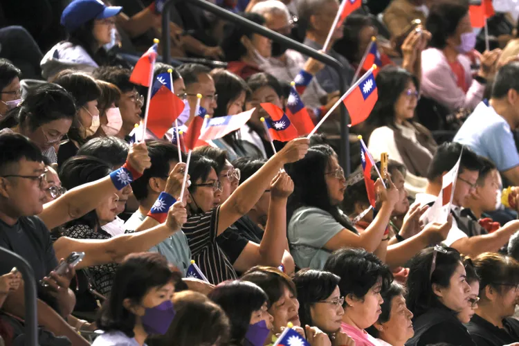 全場國旗飄揚，歡慶中華民國的生日。彭欣偉攝
