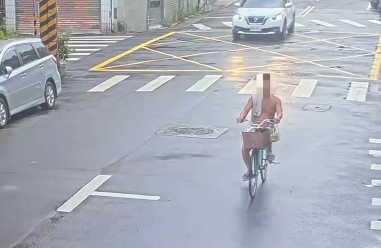 賴男騎單車離去。警方提供