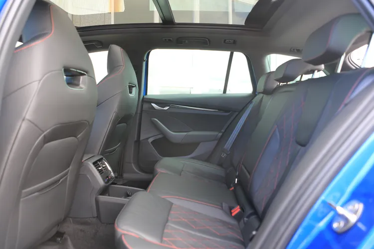 Skoda總是能在集團相同平台下，創造出更棒的乘坐空間和機能，這也是Octavia RS過去受到買家青睞的重要原因。林浩昇攝