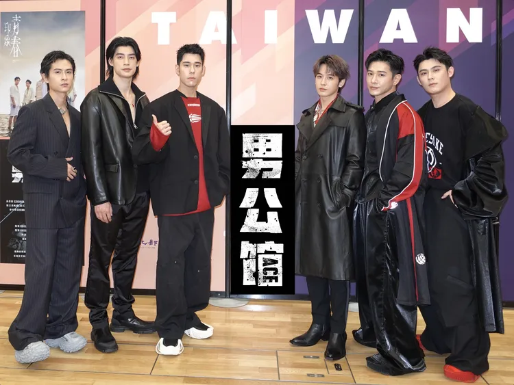 石知田（左起）、羅宏正、周予天、吳思賢、張立昂、陳奕首次在東京亮相博得滿堂彩。艾瑞克艾斯股份有限公司提供