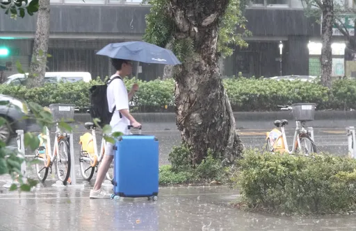 大雨特報！對流旺盛「2縣市」下雨到入夜