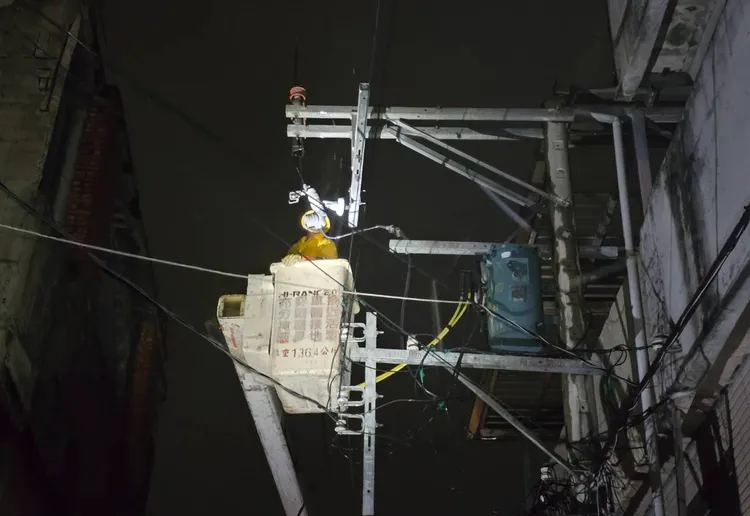 台電人員搶修。桃園區營業處提供