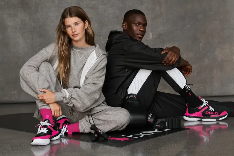 RALPH LAUREN新系列以黑、粉撞色作為主視覺。品牌提供