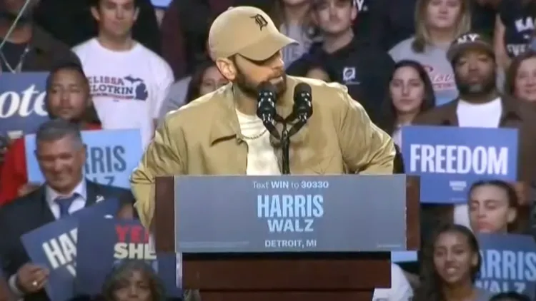 饒舌歌手阿姆（Eminem）出席賀錦麗造勢場。翻攝自The Telegraph