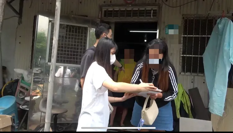 高姓女子以各種詐騙手法牟利，日前被警方查獲。翻攝畫面