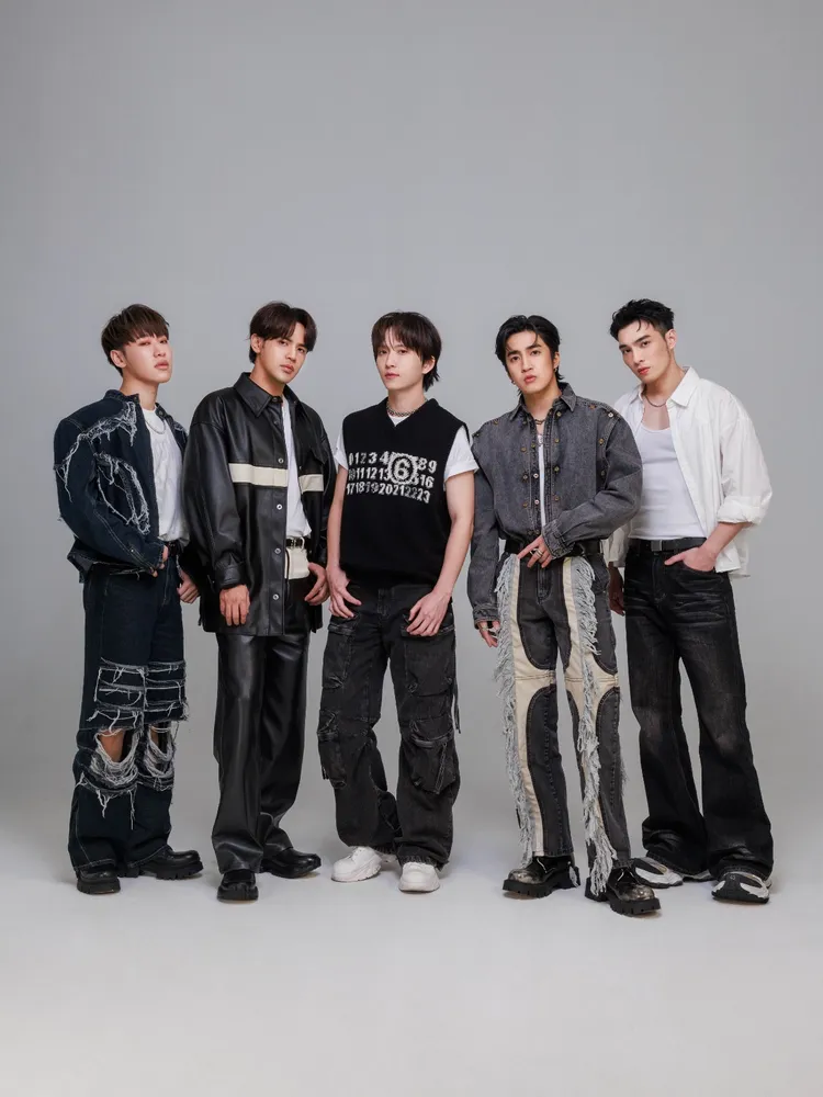 五堅情擔任頒獎人。三立提供