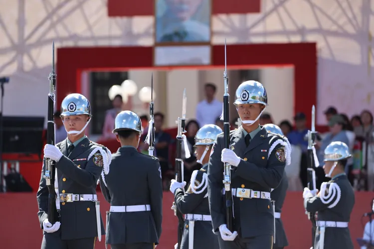 三軍儀隊參與國慶大會預演活動。李俊毅攝