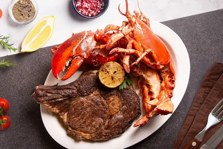 台北萬豪酒店2024 ITF台北國際旅展，INGE’S Bar & Gril雙人海陸分享餐，每張4280元。業者提供