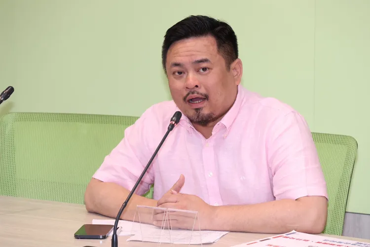 民進黨立委洪申翰表示，蔣市府在最弱勢者的處境上說謊，他真的無法忍受。莊宗達攝