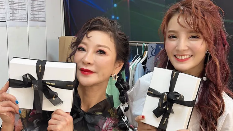 江泳錡（右）留言力挺楊繡惠。翻攝江泳錡臉書