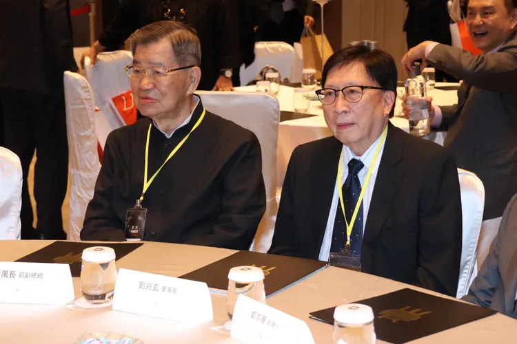 前總統蕭萬長、前行政院長劉兆玄皆出席頒獎典禮。莊宗達攝