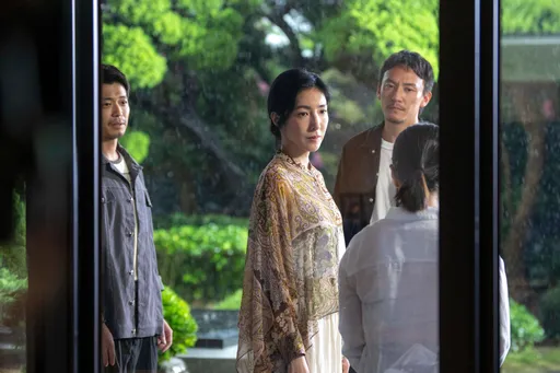 楊謹華「戶外百人瑜珈」好害羞 首次合作張震被強大氣場震撼