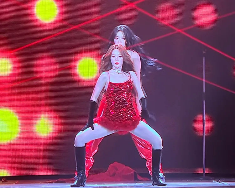 舒華秀出辣腿。讀者提供