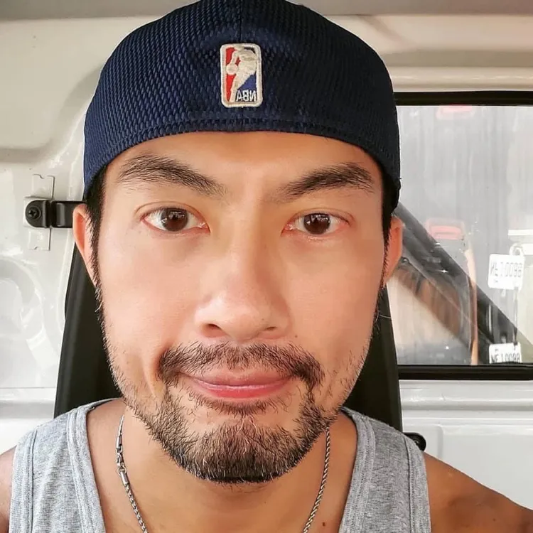 男星邱隆杰（圖）被周刊爆料是楊乃文新歡。圖／翻攝臉書