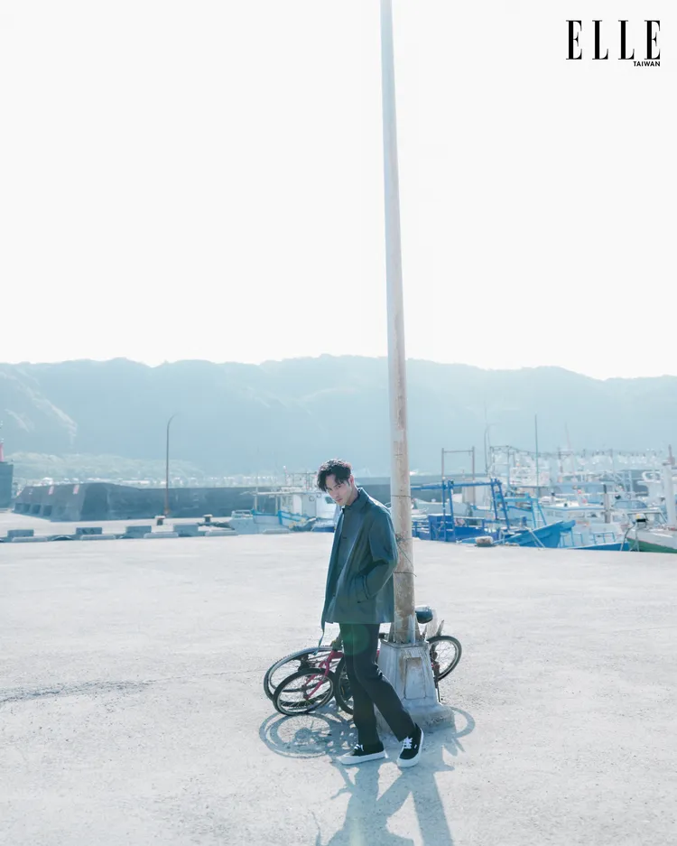 阮經天拍攝《ELLE》封面。《ELLE》國際中文版提供