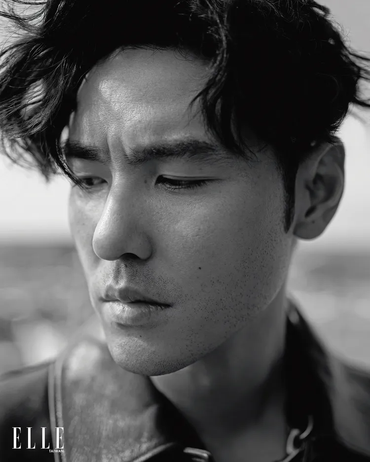 阮經天拍攝《ELLE》封面。《ELLE》國際中文版提供