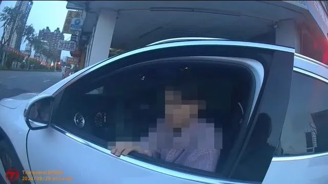 李男酒後駕車又沒繫安全帶，被警方依公共危險罪送辦。民眾提供