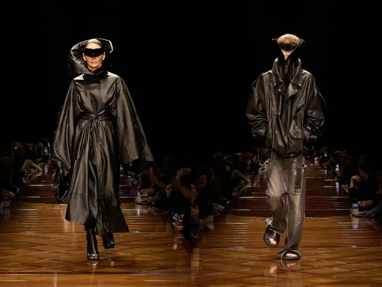 BALENCIAGA 2025春夏秀。品牌提供
