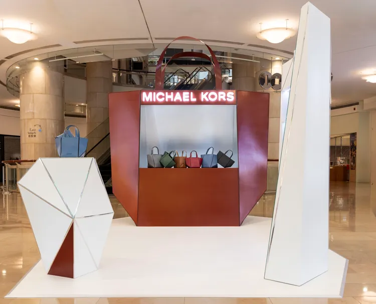 Michael Kors鬆弛「折」學快閃店在101登場。品牌提供