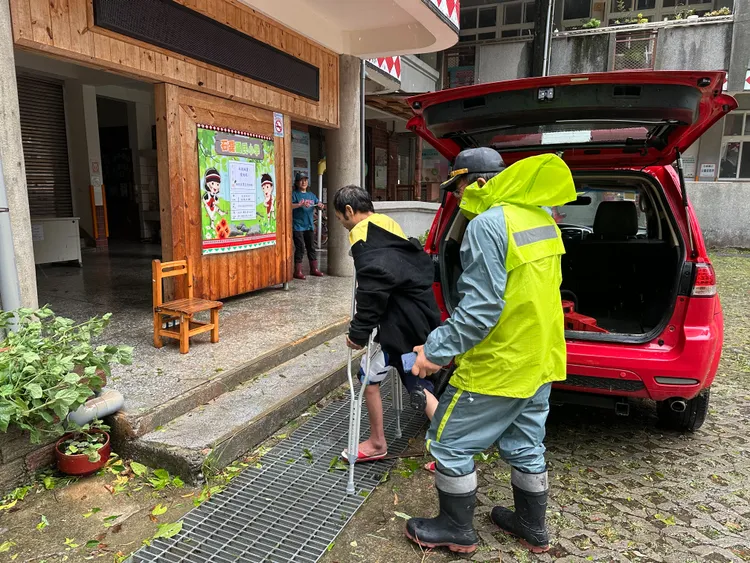 竹縣預防性撤離。新竹縣消防局提供