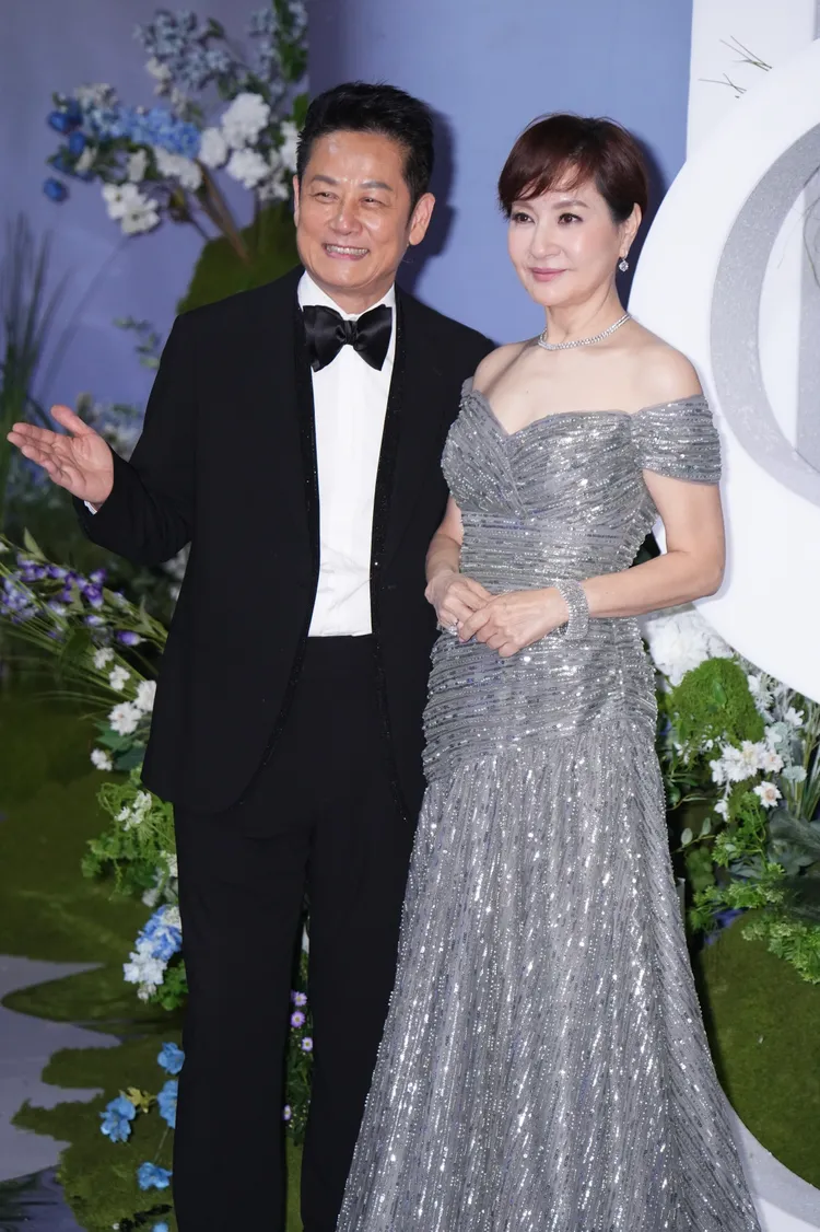 徐乃麟及方芳芳來祝賀。彭欣偉攝